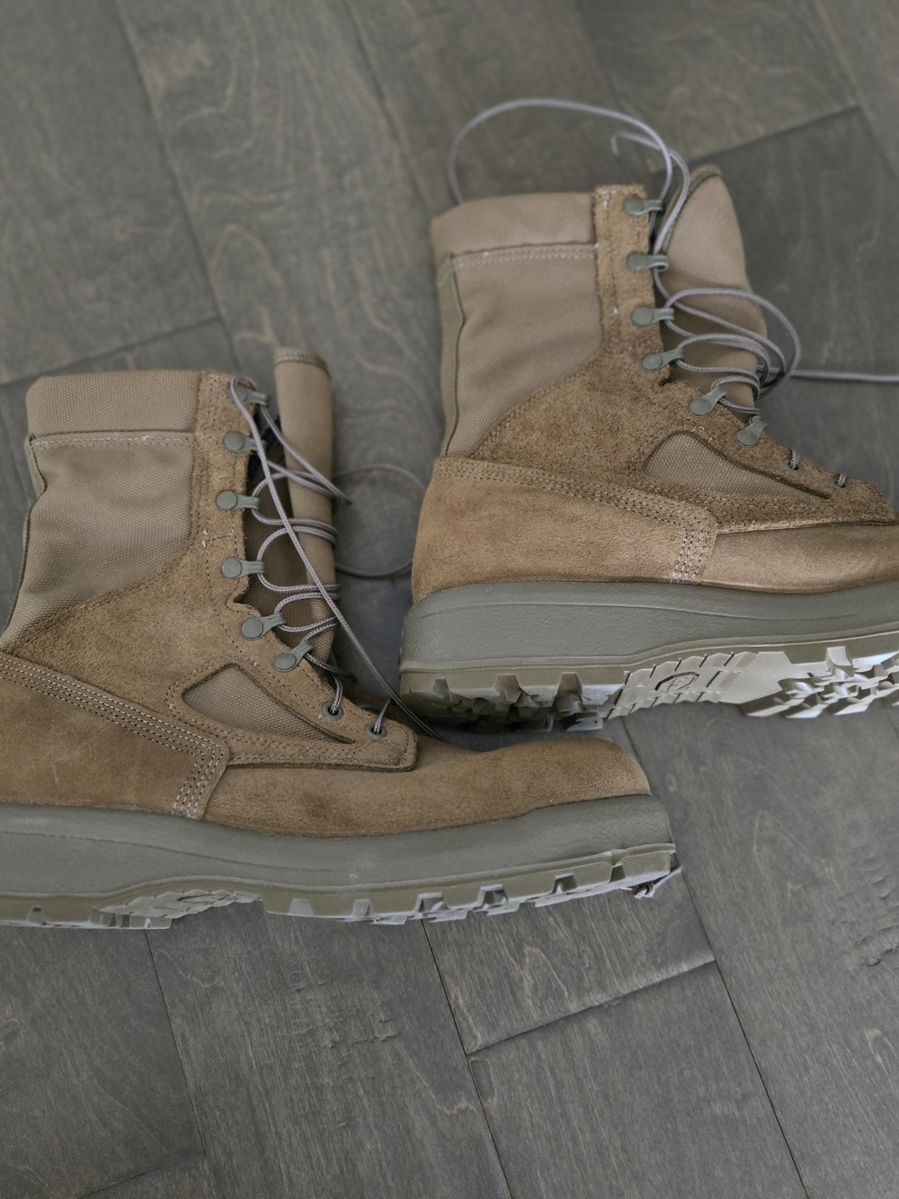 Belleville Boots
US$60
Size US 11.5 Brand new
Tan & brown suede combat boots